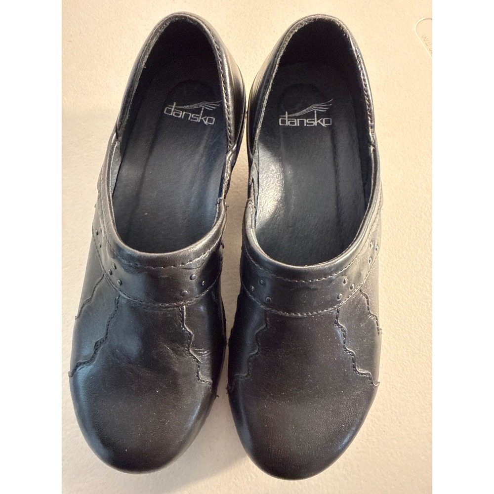 Dansko Black Leather Wavy Stitched Studded Clogs Block Heel Shoes Womens 38